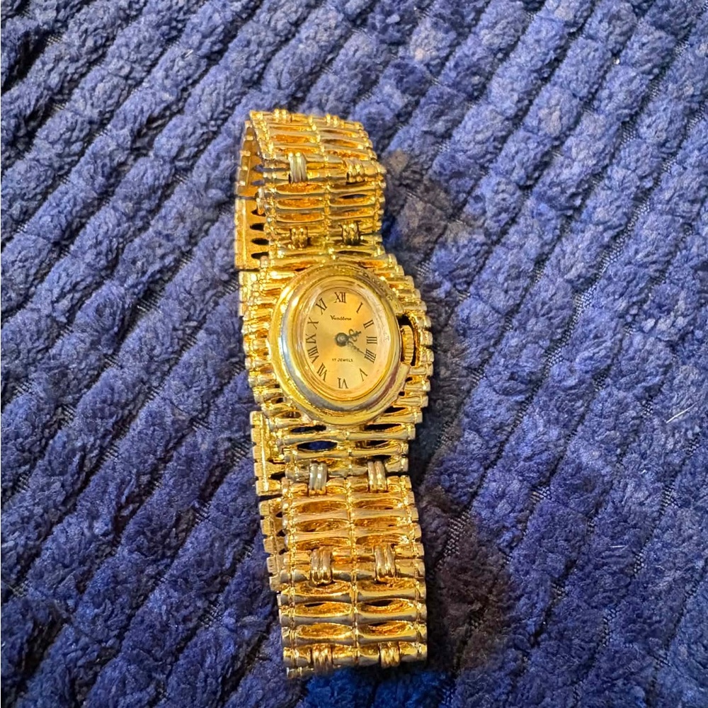Gold Women's Bracelet Watch - Vintage Style